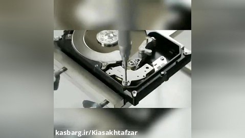 پاکسازی صفحه مغناطیسی هارد دیسک در کلین روم