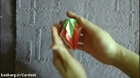 آموزش ساخت اوریگامی توت فرنگی با کاغذ
