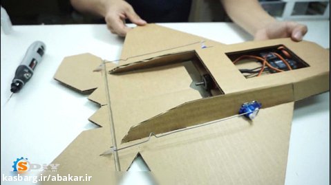 آموزش ساخت هواپیمای کنترلی اسباب بازی | آباکار