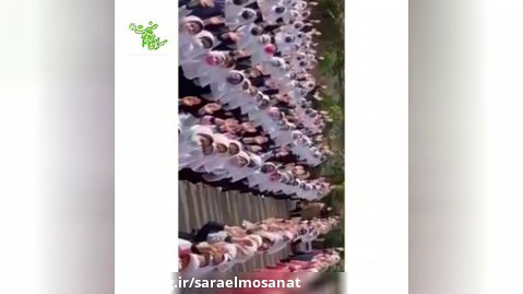 اجرای کلیپ "سلام فرمانده" توسط دانش آموزان دبستان سمیه- محله علم و صنعت
