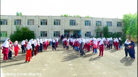 اهدای آب معدنی دی دی واتر به دانش آموزان شهرستان نیر