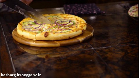 کاملترین آموزش پیتزا به زبان فارسی حاصل ۳۵ سال تجربه پیتزای خوشمزه