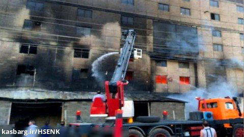 مهار آتش سوزی بزرگ کارخانه مبل پرند پس از ۸ ساعت