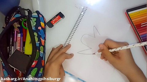نقاشی کارکتر تنبل باهوش با مداد رنگی