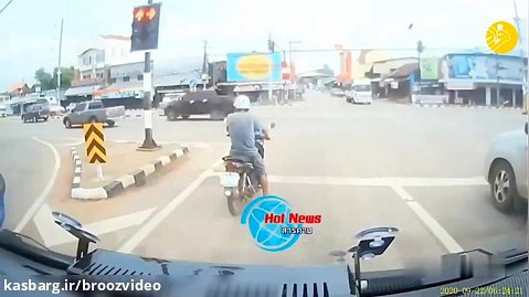 انفجار مهیب موتورسیکلت پس از تصادف
