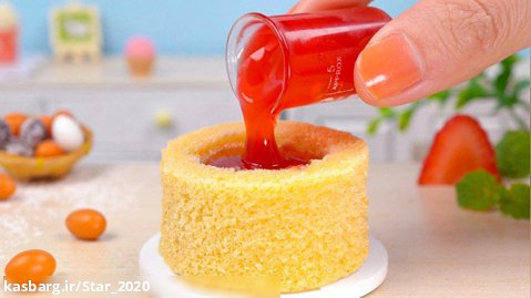 کیک توت فرنگی مینیاتوری _ تزیین بهترین کیک های کوچک در جهان