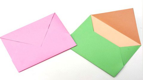 پاکت نامه با کاغذ مربعی