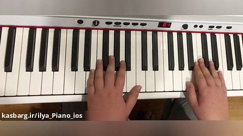 آهنگ با پیانو