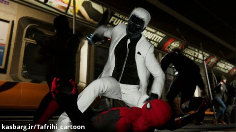 مبارزه با قطار مرد عنکبوتی و آقای منفی (دور از خانه کت و شلوار)