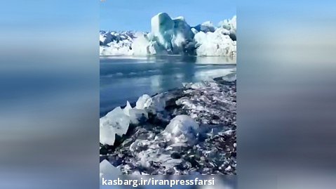لحظه جالب فروریختن یخچال طبیعی در ایسلند