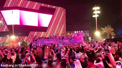 بازیکنان آرژانتین بت اتوبوس در شهر دوحه قطر دور افتخار زدند