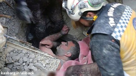 زلزله سوریه نجات مردی زیر آوار توسط امدادگران شمال سوریه