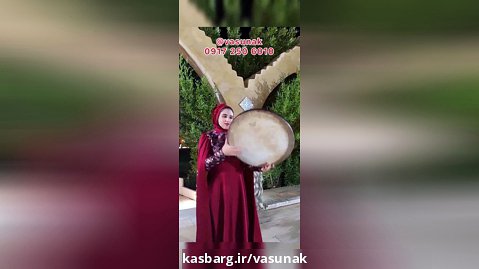 دف نوازی دختر شیرازی با حرکات نمایشی