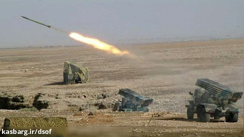 لحظه شلیک تانک های نزاجا و گلوله باران اهداف دشمن فرضی توسط واحد توپخانه