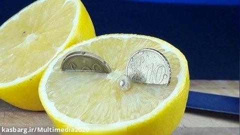 5 آزمایش علمی شگفت انگیز با لیمو و سکه