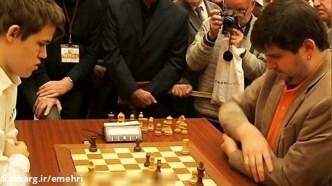 آخر بازی شطرنج بلیتز از مگنوس کارلسن و پیتر اسویدلر - بسیار استادانه