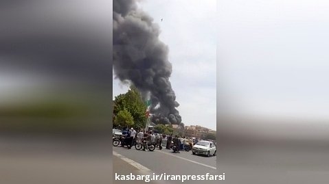 آتش سوزی گسترده در اطراف میدان گمرک تهران