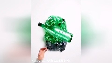 ویدیو عجایب جهان _ ببین یه بطری پلاستیکی می تونه چیکار کنه _ ویدیو فوق جذاب