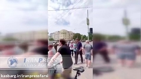 اعتراض شهروندان روستوف به حضور تانک های واگنر در خیابان های شهر