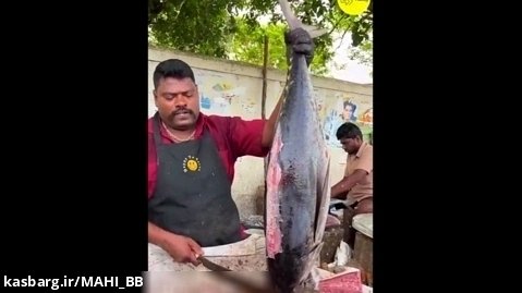 تمیز کردن ماهی در هند