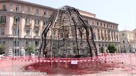 مجسمه معروف در شهر ناپل، ایتالیا در آتش سوخت