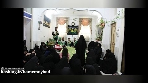 برگزاری مجلس روضه خوانی مزین به پرچم متبرک رضوی در خانه حسن امین زاده